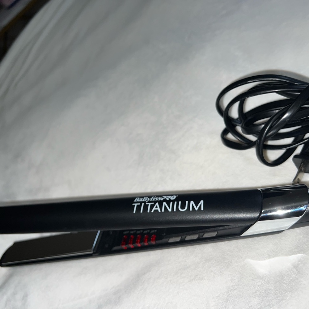 BaBylissPRO Titanium Flat Iron